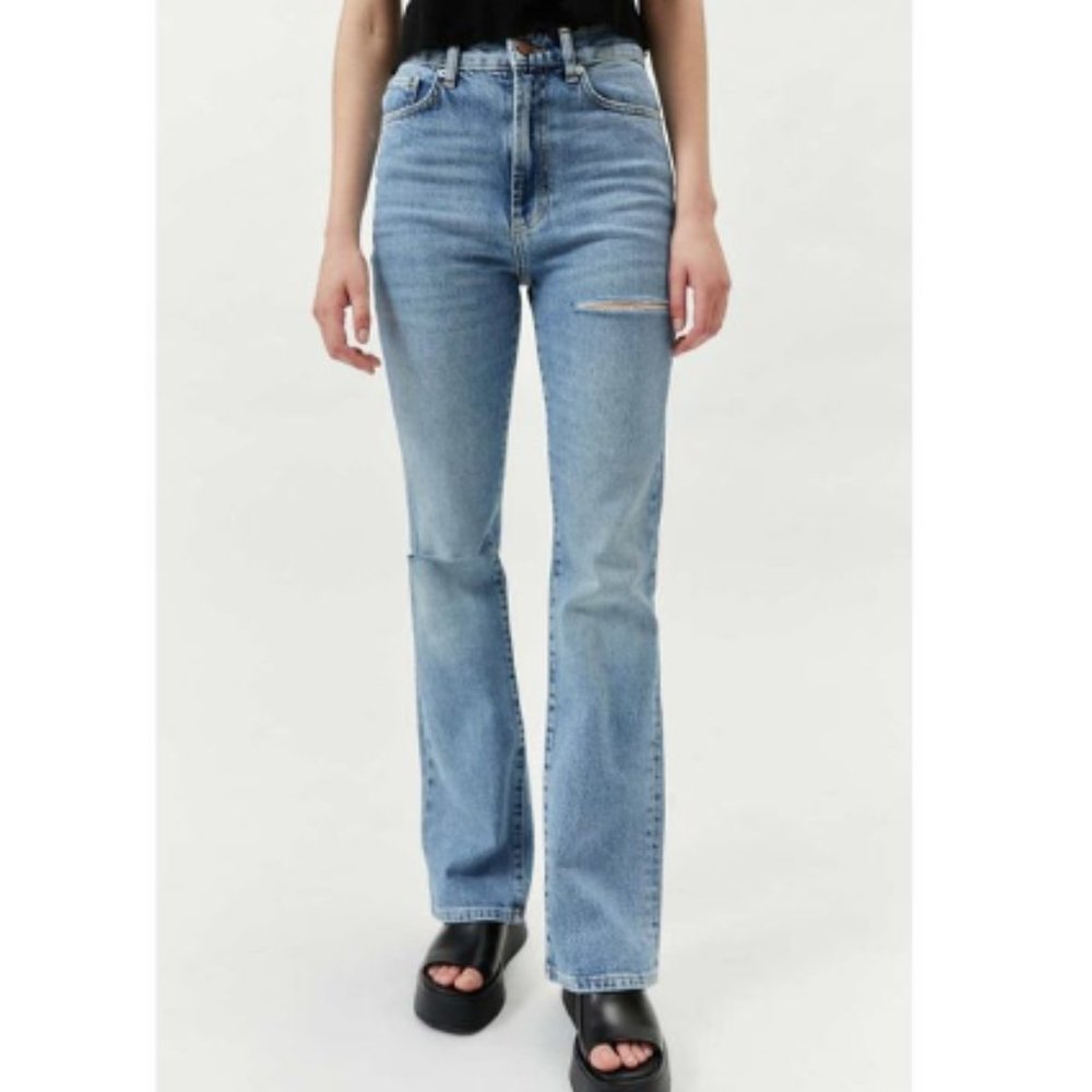 NWT! BDG High-Waisted Comfort Stretch High Rise Flare Jean Tinted Denim Size 32